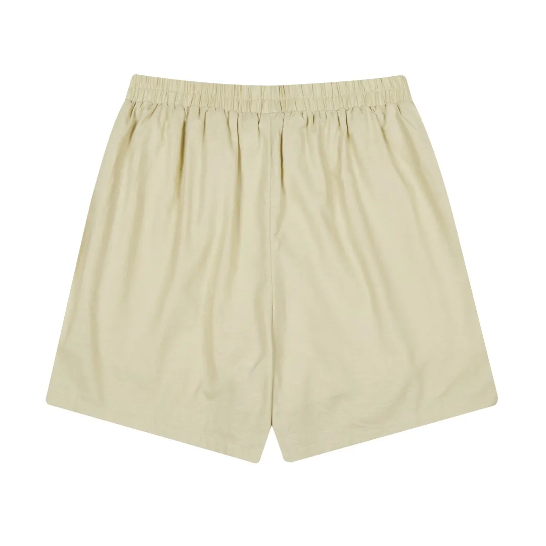 P210 White background picture [High-end quality] Style number: 25052# Color: Navy blue/off-white/light khaki/ice blue/dark khaki Size: S to XL - Ralph Lauren/Ralph Lauren 25SS Summer hot item high-quality lazy old money style linen couple style five-point shorts - originality restoration 105% cotton blended bamboo linen on the face Super soft nylon elastic in the same color ✅ - 100% restored workmanship Short five-point version, double-layered inside and outside to prevent exposure, double stitching to cover the independent waistband ✅ - Professional washing before the car, the texture of the fabric is tight and soft ✅ - RL/Ralph Lauren linen shorts are simply a summer savior. The linen material allows every pore to breathe freely, say goodbye to sticky heat. Walking on the road, the wind blows, and the heat all over the body is instantly smoothed away. The bamboo texture is natural and unique, simple and pure texture, full of laziness and old money style.